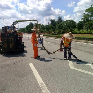 道路为什么会出现裂缝?
